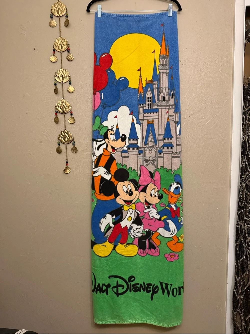 Vintage Walt Disney World Oversized Large Beach Towel 60x32 Mickey Minnie Castle